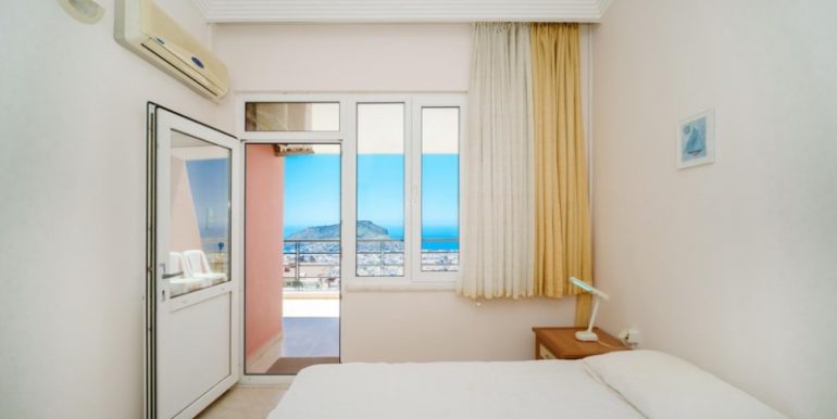 alanya penthouse with fantastic view in tepe 25
