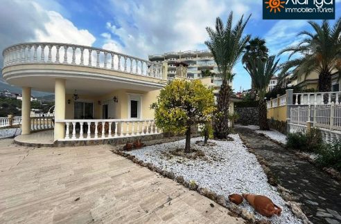 gold building villa 700m to the beach for sale 1