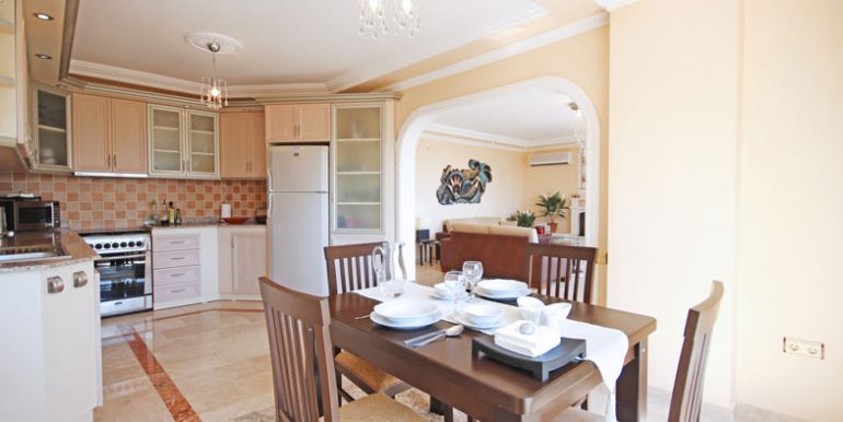 strandnahe grosse villa in alanya mit pool und garage 3