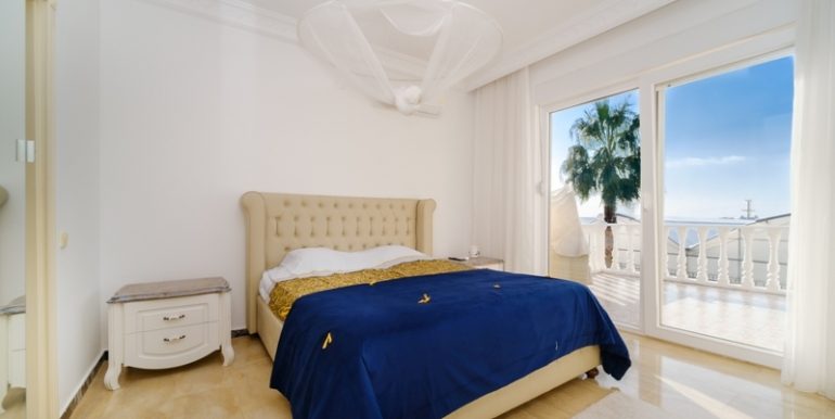 Strandnahe Villa in Alanya Konakli für 300.000 Euro zu Verkaufen 24