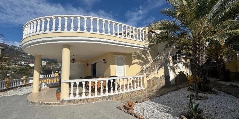 4 Zimmer Villa Alanya mit Pool und Garage 1