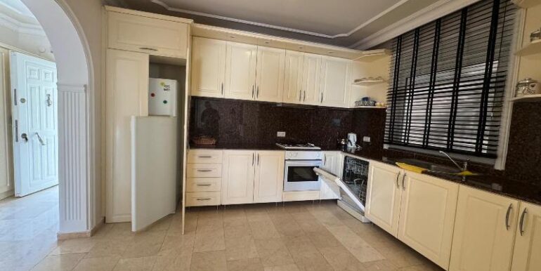 4 Zimmer Villa Alanya mit Pool und Garage 13