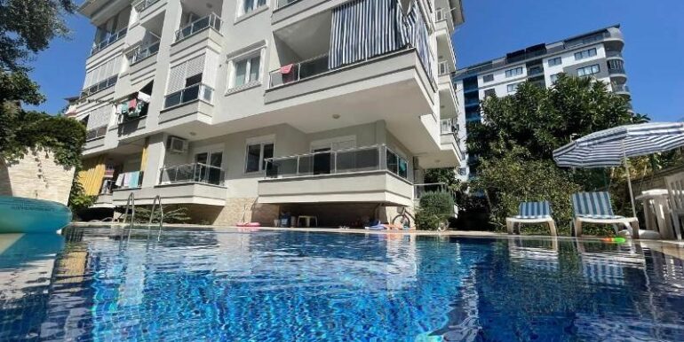 6 zimmer dublex wohnung 800m zum kleopatrastrand 1
