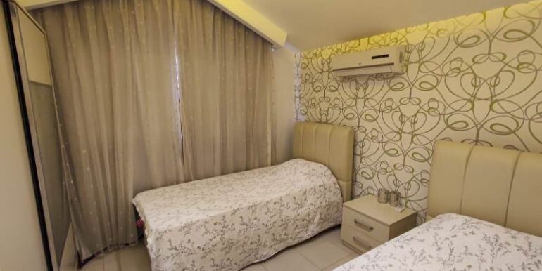 6 zimmer dublex wohnung 800m zum kleopatrastrand 5