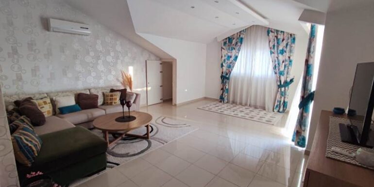 6 zimmer dublex wohnung 800m zum kleopatrastrand 6