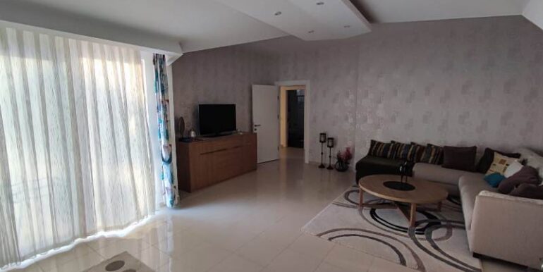 6 zimmer dublex wohnung 800m zum kleopatrastrand 12