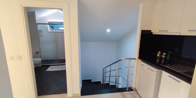 6 zimmer dublex wohnung 800m zum kleopatrastrand 23