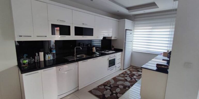 6 zimmer dublex wohnung 800m zum kleopatrastrand 26