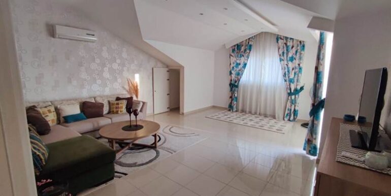 6 zimmer dublex wohnung 800m zum kleopatrastrand 27