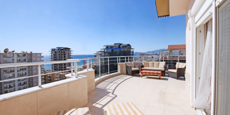 STRANDNAHE GROSSE PENTHOUSE ZU VERKAUFEN 32