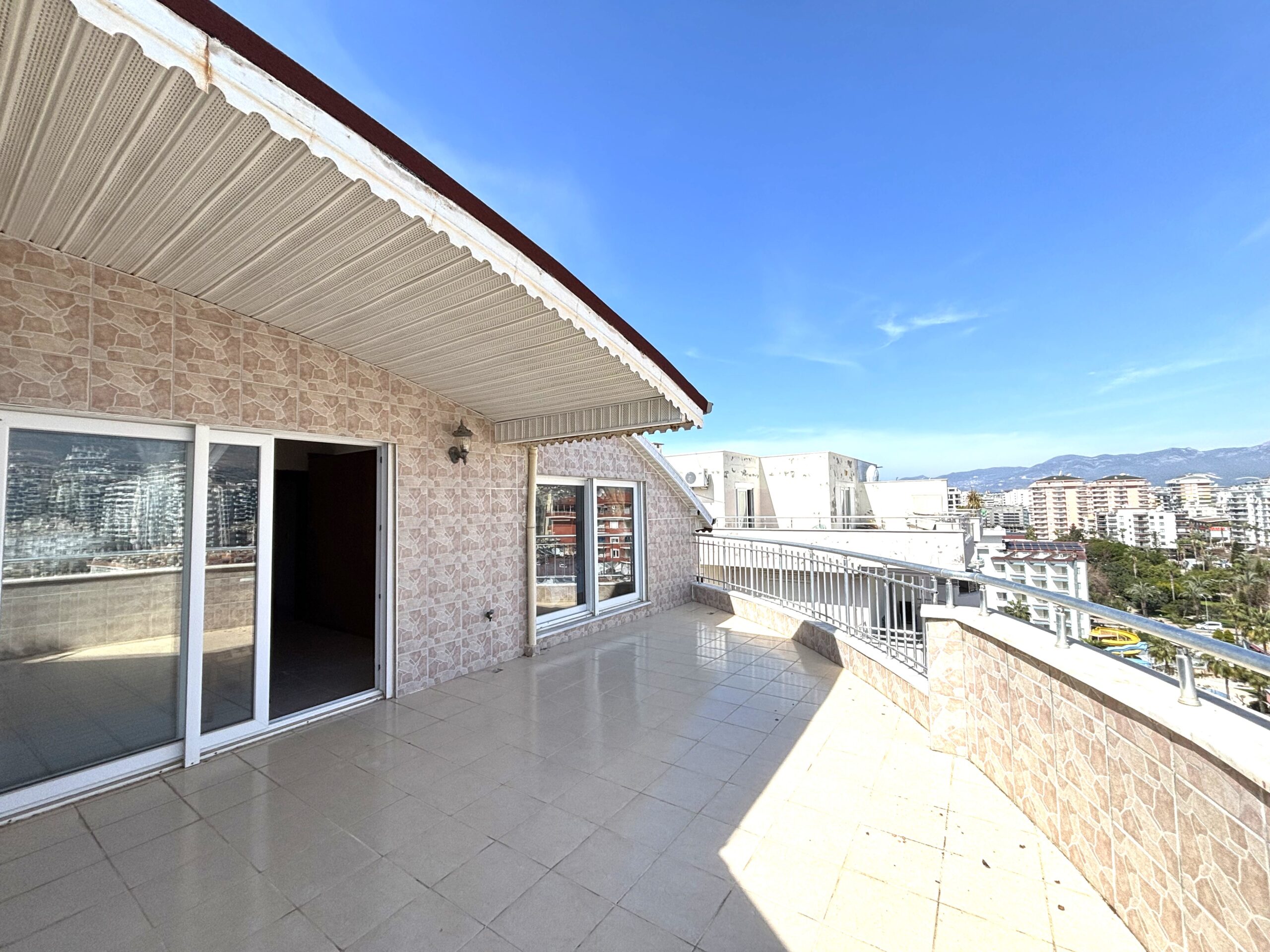 Duplex Wohnung 1.Meereslinie Alanya für 140.000 Euro