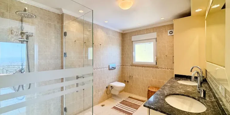 Exklusive Privat Villa mit Meerblick RP15 4