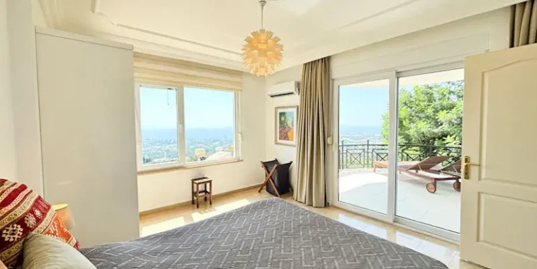 Exklusive Privat Villa mit Meerblick RP15 9