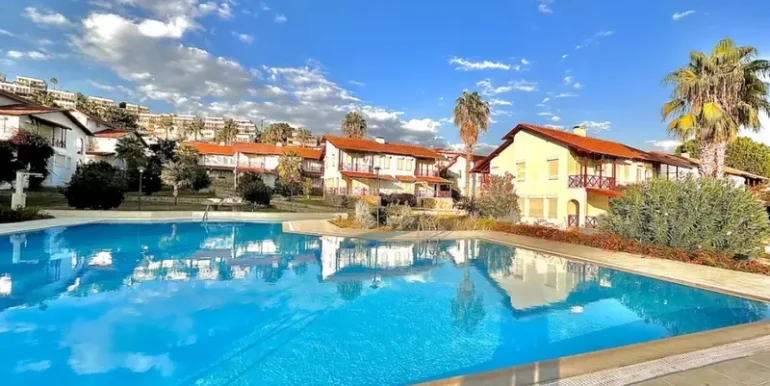 Komplett Renoviert-Villa mit Pool BU20 2