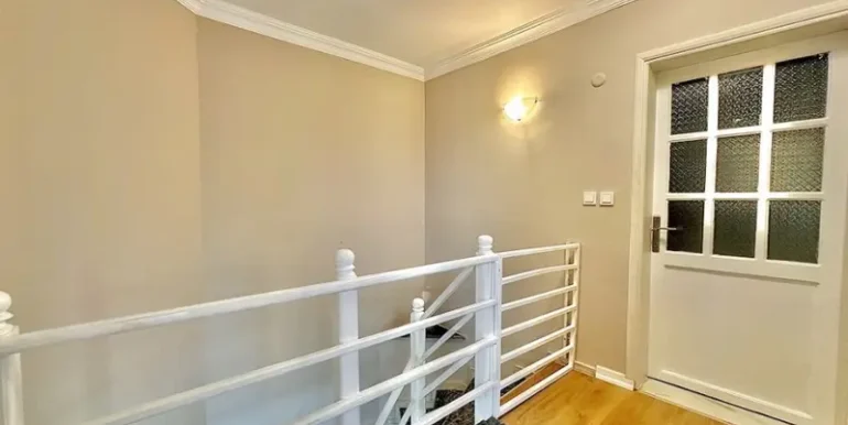 Komplett Renoviert-Villa mit Pool BU20 4