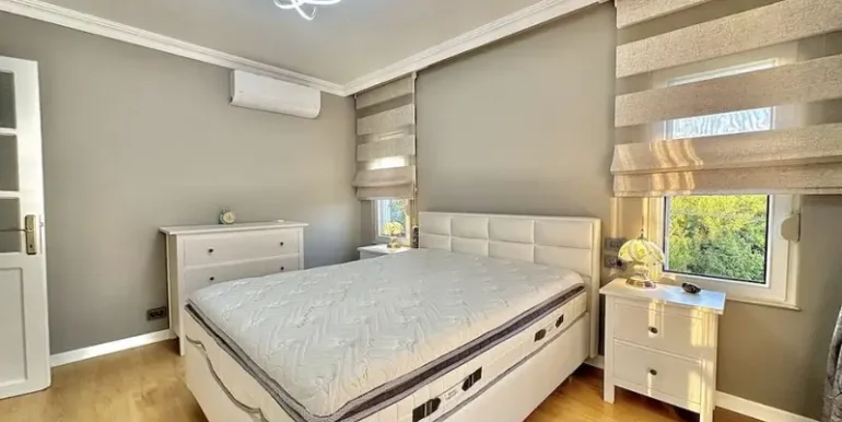 Komplett Renoviert-Villa mit Pool BU20 6