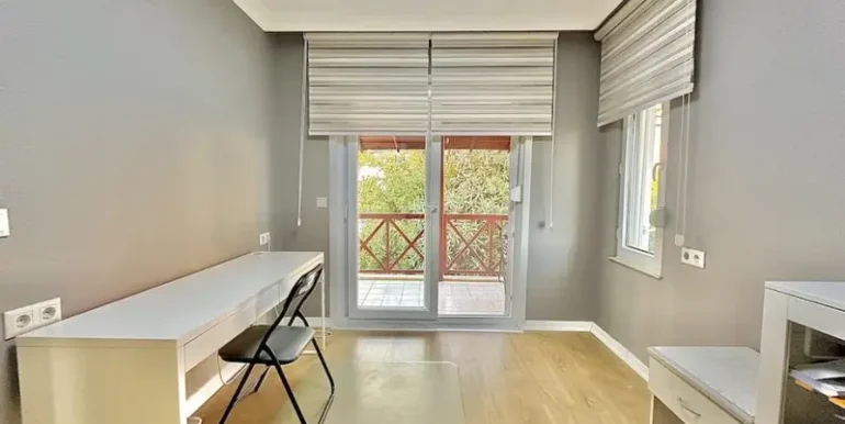 Komplett Renoviert-Villa mit Pool BU20 8