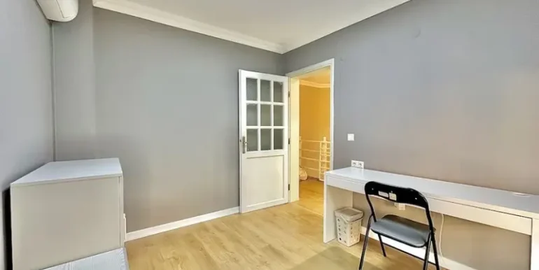 Komplett Renoviert-Villa mit Pool BU20 9