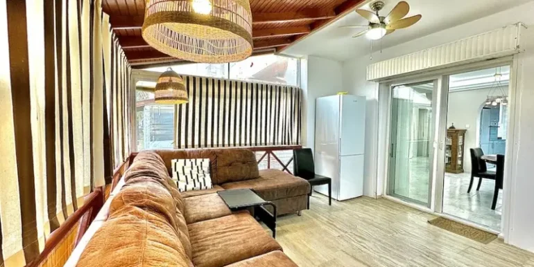 Komplett Renoviert-Villa mit Pool BU20 12