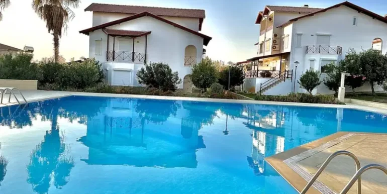 Komplett Renoviert-Villa mit Pool BU20 19