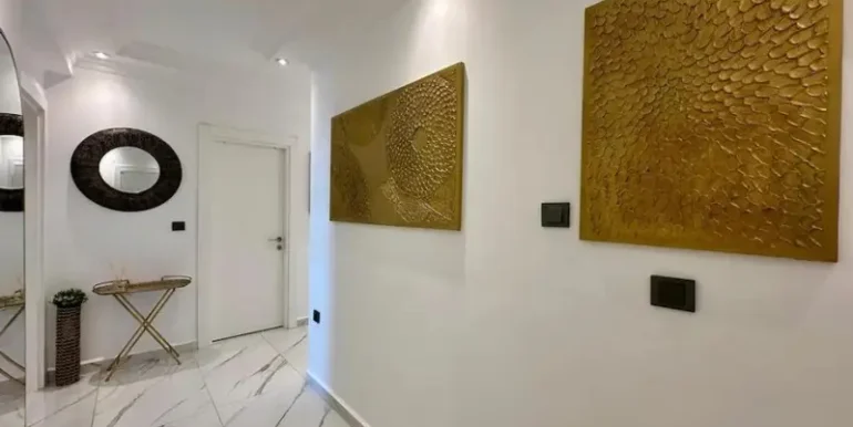 Komplett Renovierte Residenz Wohnung 5678 5