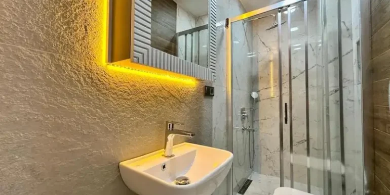 Komplett Renovierte Residenz Wohnung 5678 6