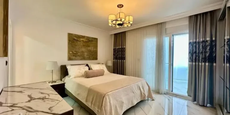 Komplett Renovierte Residenz Wohnung 5678 8