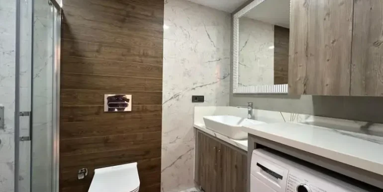 Komplett Renovierte Residenz Wohnung 5678 9
