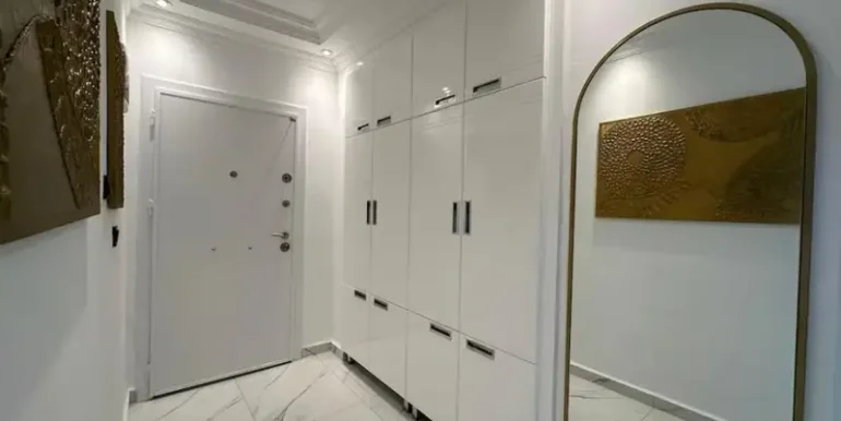 Komplett Renovierte Residenz Wohnung 5678 10