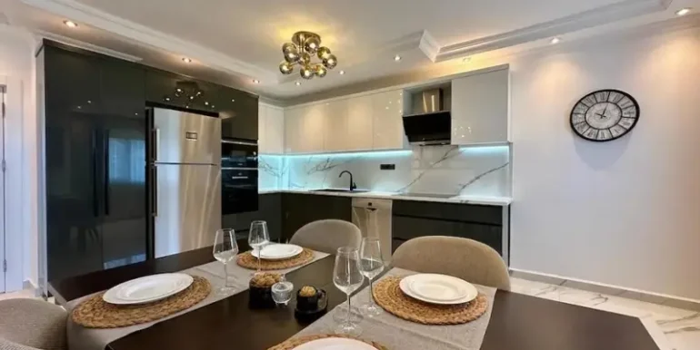 Komplett Renovierte Residenz Wohnung 5678 13