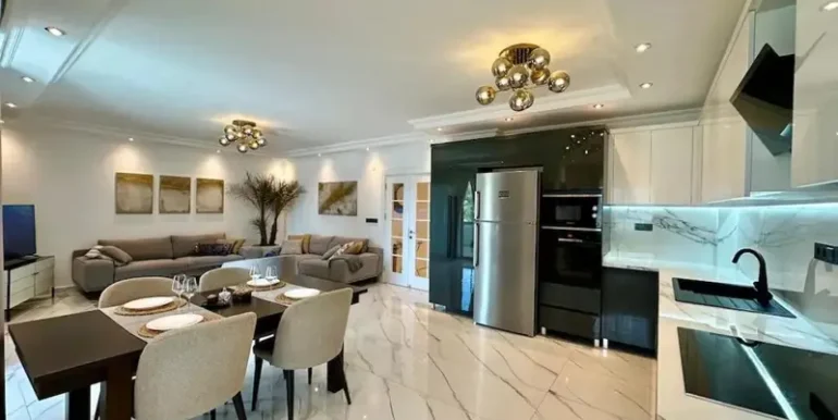 Komplett Renovierte Residenz Wohnung 5678 14