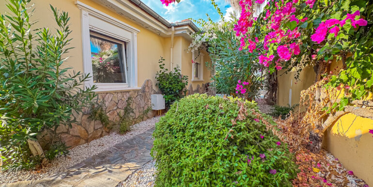 Privat Villa Mit Meerblick und Pool NT60 5