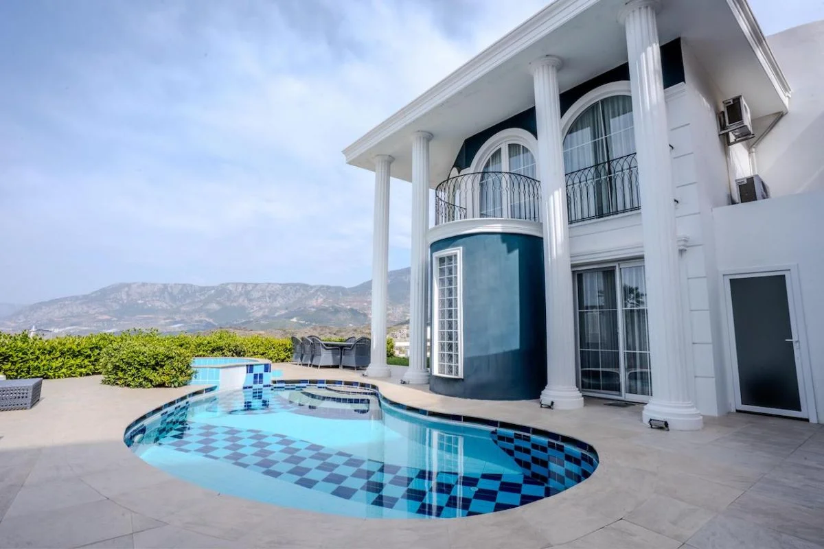 Privat Villa Mit Meerblick und Pool MV50