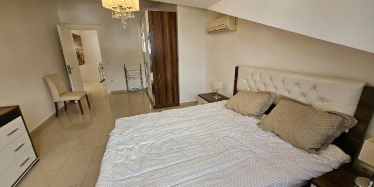 Strandnahe Dublex Wohnung in Alanya Tosmur 28