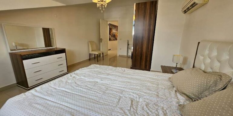 Strandnahe Dublex Wohnung in Alanya Tosmur 30