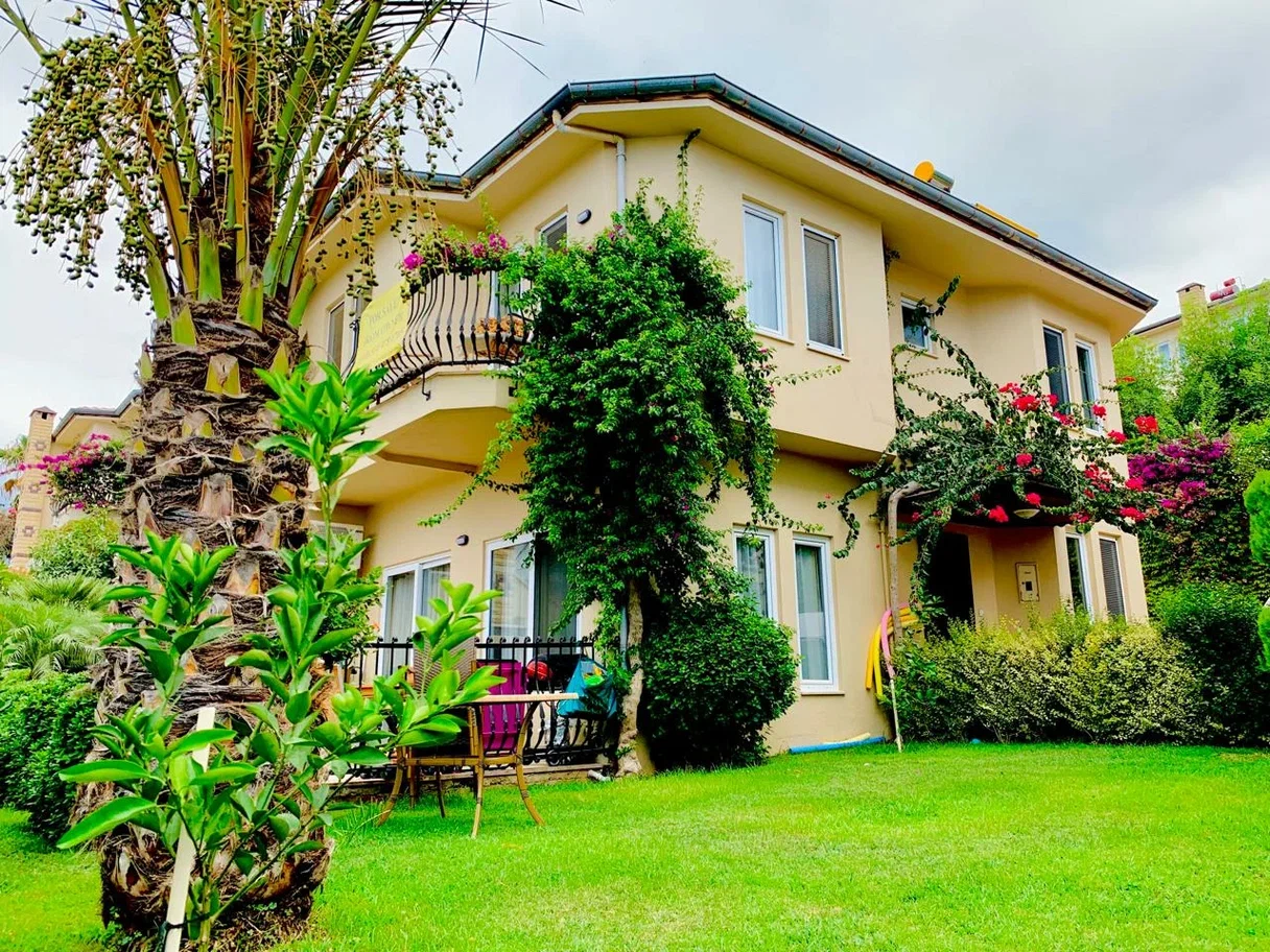 Gold City Villa Mit Meerblick und Pool