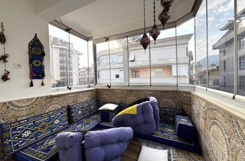 Komplett Renovierte 3 Zimmer Wohnung Kleopatra Strand Lage