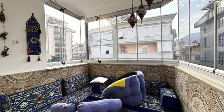 Komplett Renovierte 3 Zimmer Wohnung Kleopatra Strand Lage 1