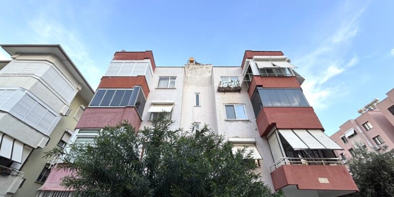 Komplett Renovierte 3 Zimmer Wohnung Kleopatra Strand Lage 2