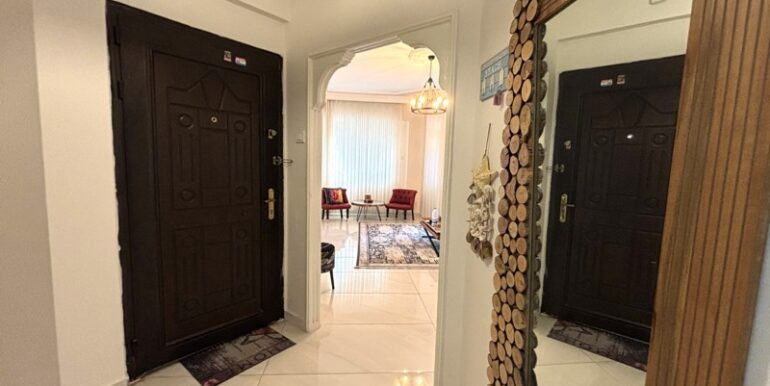 Komplett Renovierte 3 Zimmer Wohnung Kleopatra Strand Lage 3