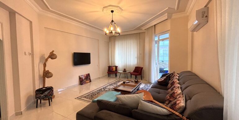 Komplett Renovierte 3 Zimmer Wohnung Kleopatra Strand Lage 4