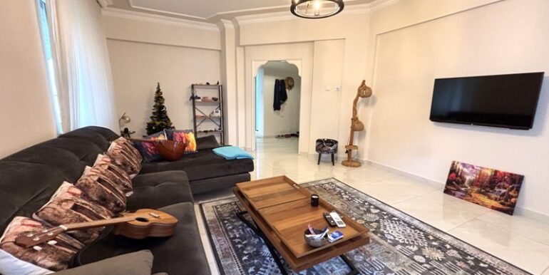 Komplett Renovierte 3 Zimmer Wohnung Kleopatra Strand Lage 6