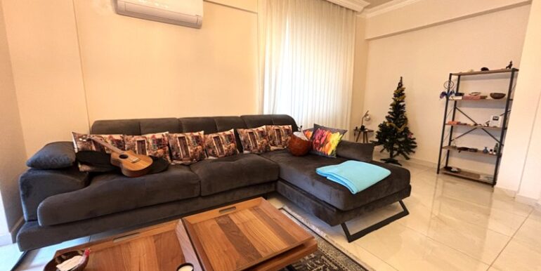 Komplett Renovierte 3 Zimmer Wohnung Kleopatra Strand Lage 7