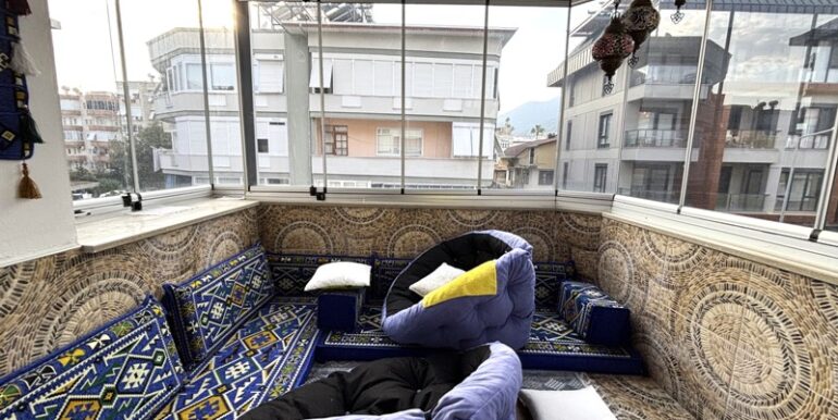 Komplett Renovierte 3 Zimmer Wohnung Kleopatra Strand Lage 11