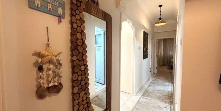 Komplett Renovierte 3 Zimmer Wohnung Kleopatra Strand Lage 12