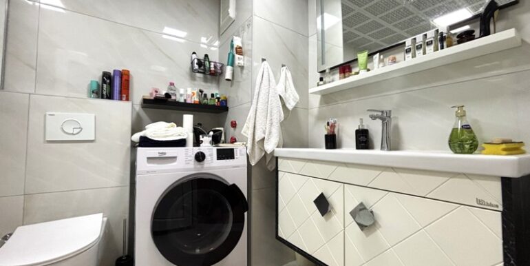 Komplett Renovierte 3 Zimmer Wohnung Kleopatra Strand Lage 19