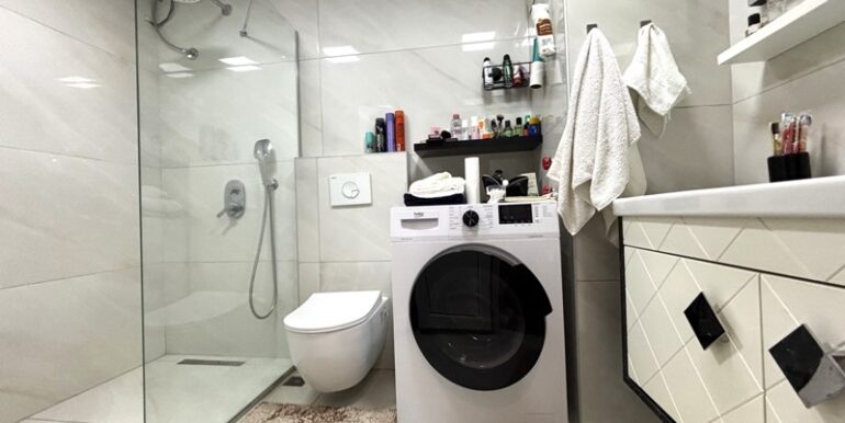 Komplett Renovierte 3 Zimmer Wohnung Kleopatra Strand Lage 20