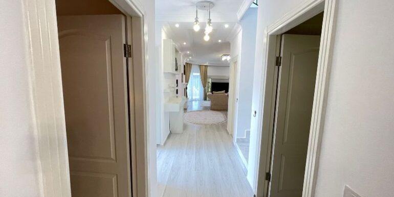 Alanya Strandnahe private Villa mit Pool und Garage 4