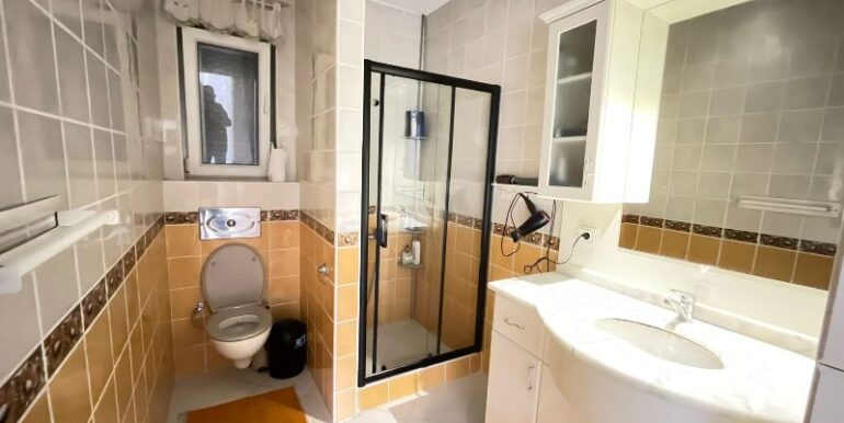 Alanya Strandnahe private Villa mit Pool und Garage 5