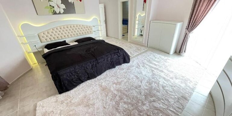 Alanya Strandnahe private Villa mit Pool und Garage 6